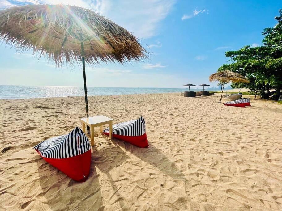 Grand Florida Beach Waterpark Condo Resort На Джомтьен Экстерьер фото