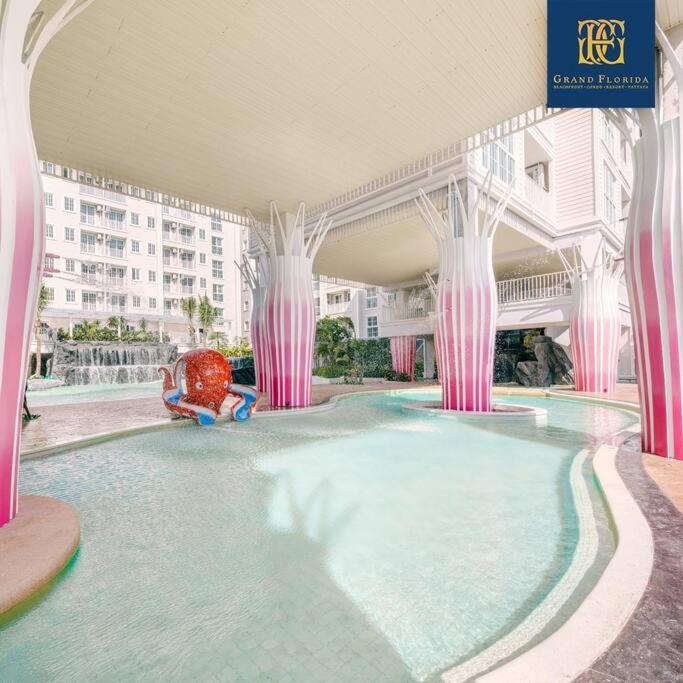 Grand Florida Beach Waterpark Condo Resort На Джомтьен Экстерьер фото